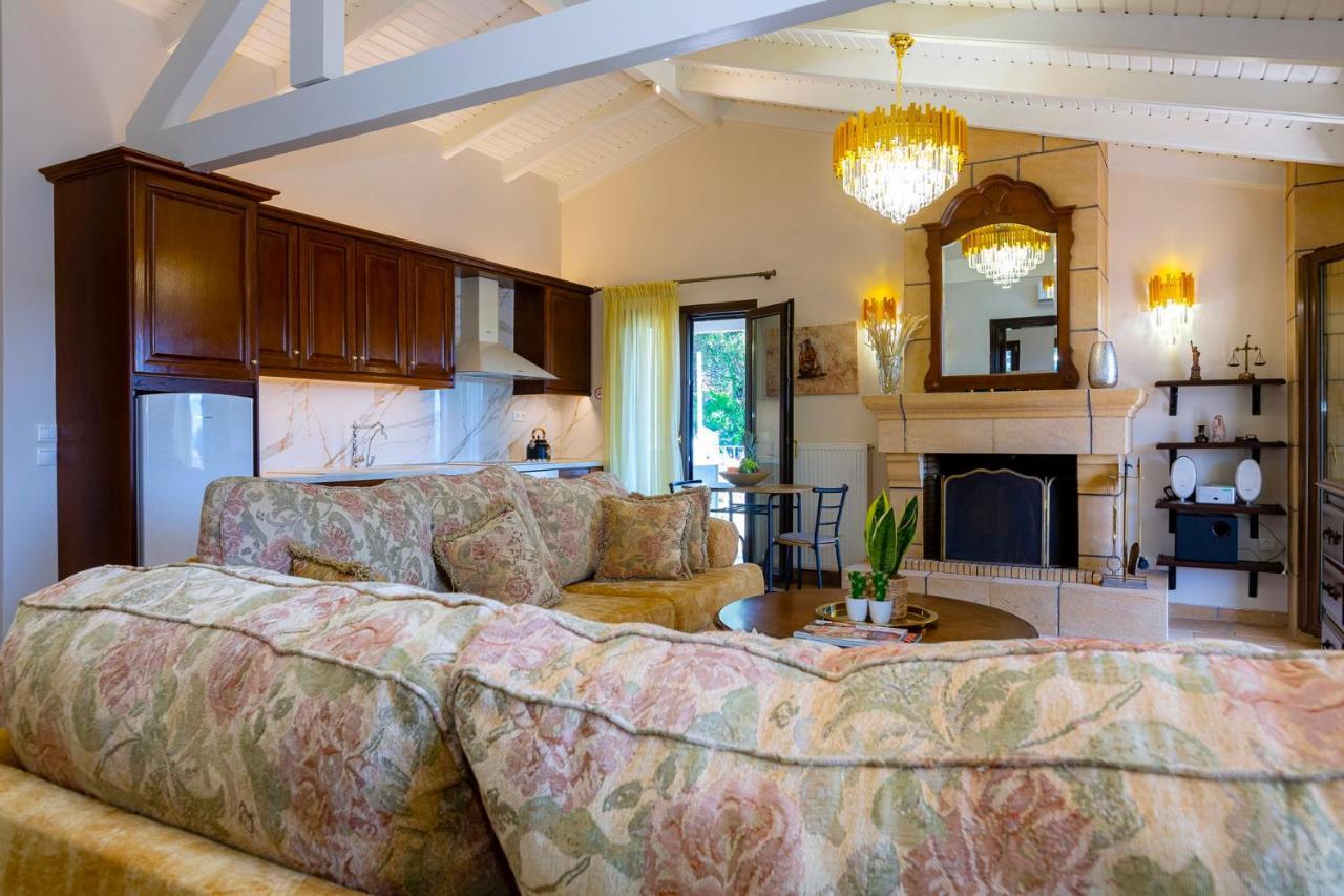 Solaris Methea- Luxury Central Villa By The Castle كاسيوبي المظهر الخارجي الصورة