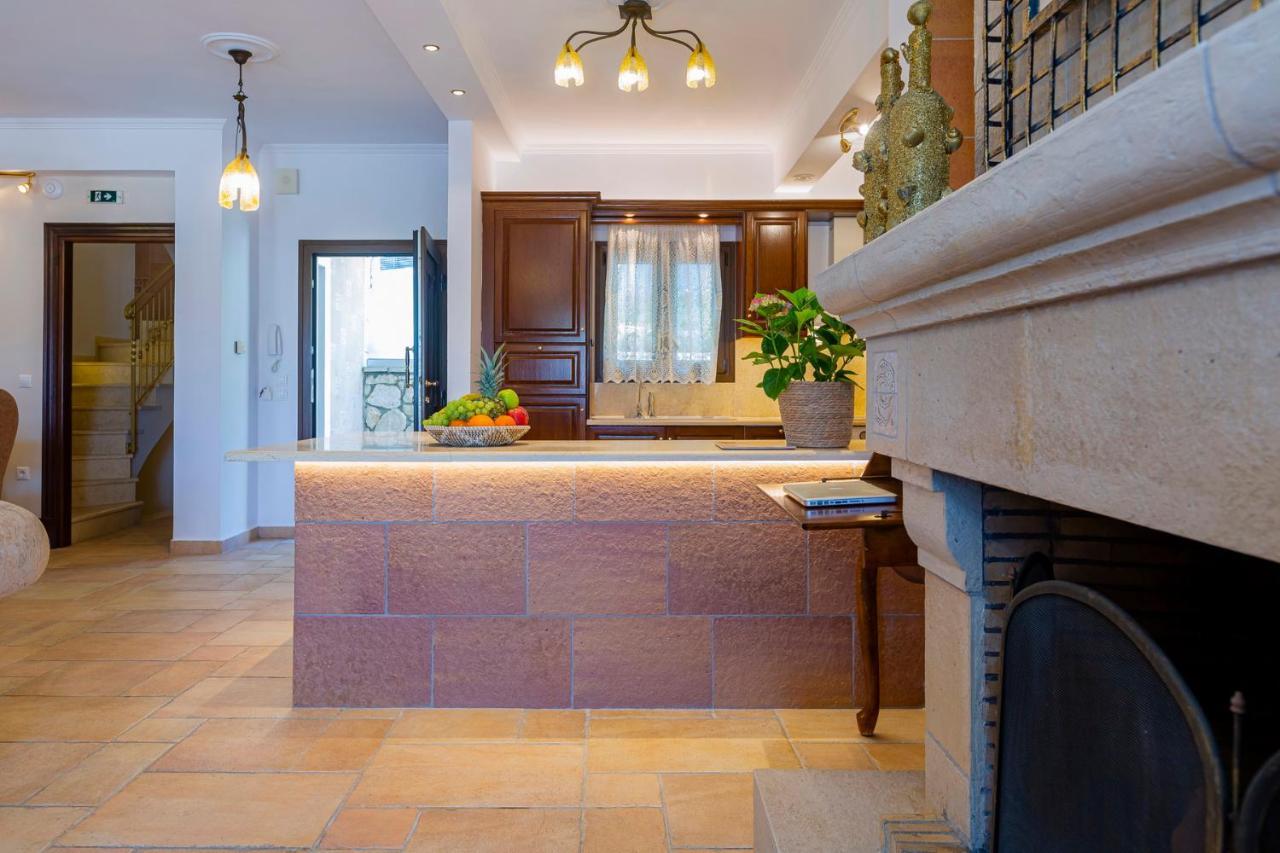 Solaris Methea- Luxury Central Villa By The Castle كاسيوبي المظهر الخارجي الصورة