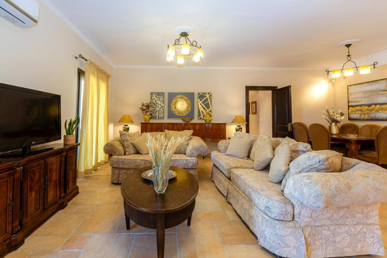 Solaris Methea- Luxury Central Villa By The Castle كاسيوبي المظهر الخارجي الصورة