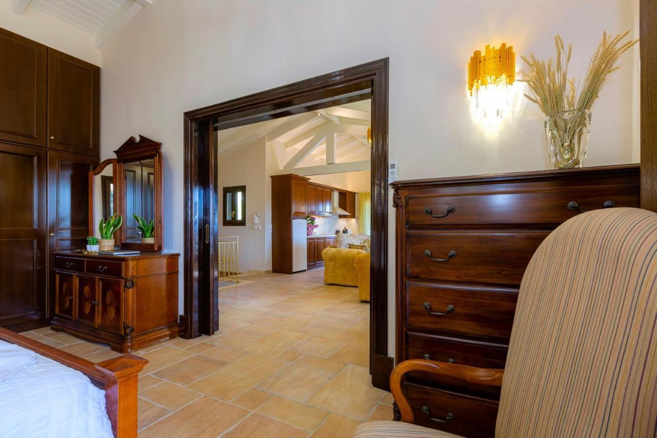 Solaris Methea- Luxury Central Villa By The Castle كاسيوبي المظهر الخارجي الصورة