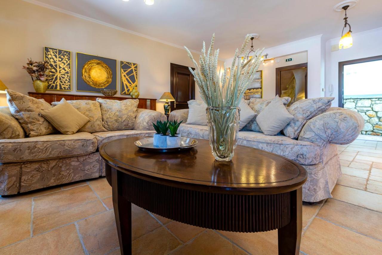 Solaris Methea- Luxury Central Villa By The Castle كاسيوبي المظهر الخارجي الصورة