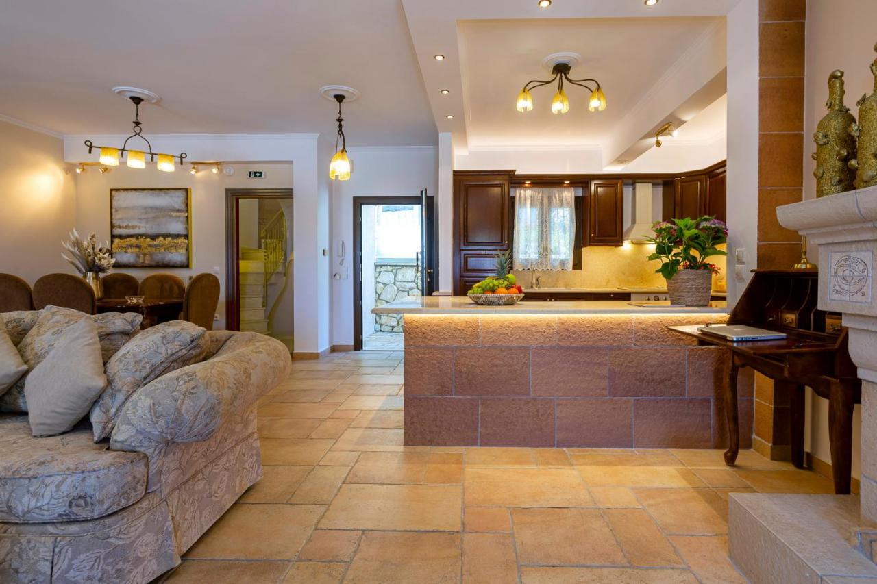 Solaris Methea- Luxury Central Villa By The Castle كاسيوبي المظهر الخارجي الصورة