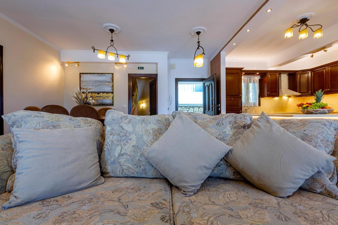 Solaris Methea- Luxury Central Villa By The Castle كاسيوبي المظهر الخارجي الصورة